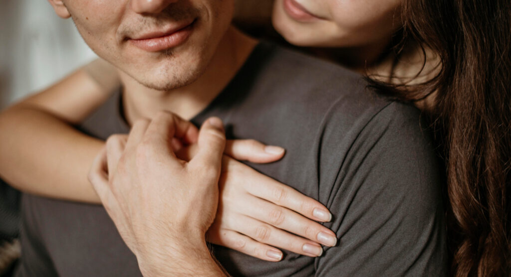 Tendresse et écoute mutuelle pour un plaisir partagé entre partenaires
