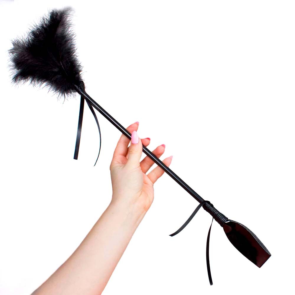 Cravache plumeau noir 48 cm - Secret Play