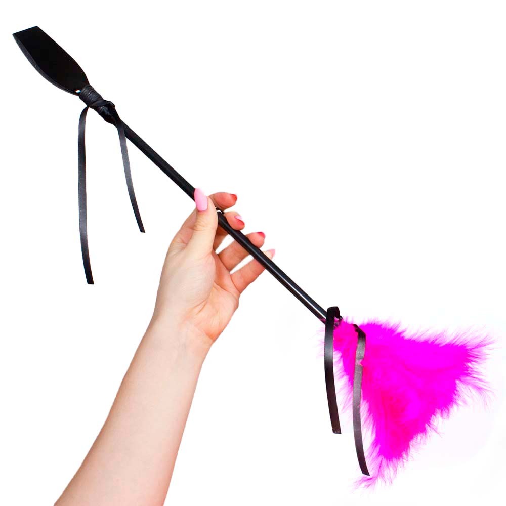 Cravache et plumeau rose en satin - Secret Play