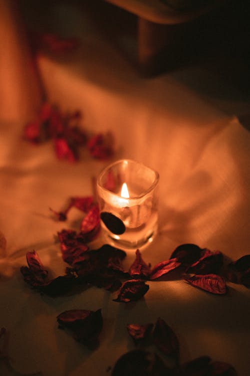 Ambiance romantique pour utiliser un sextoy en couple Comment choisir son premier sextoy - ambiance romantique pour couple