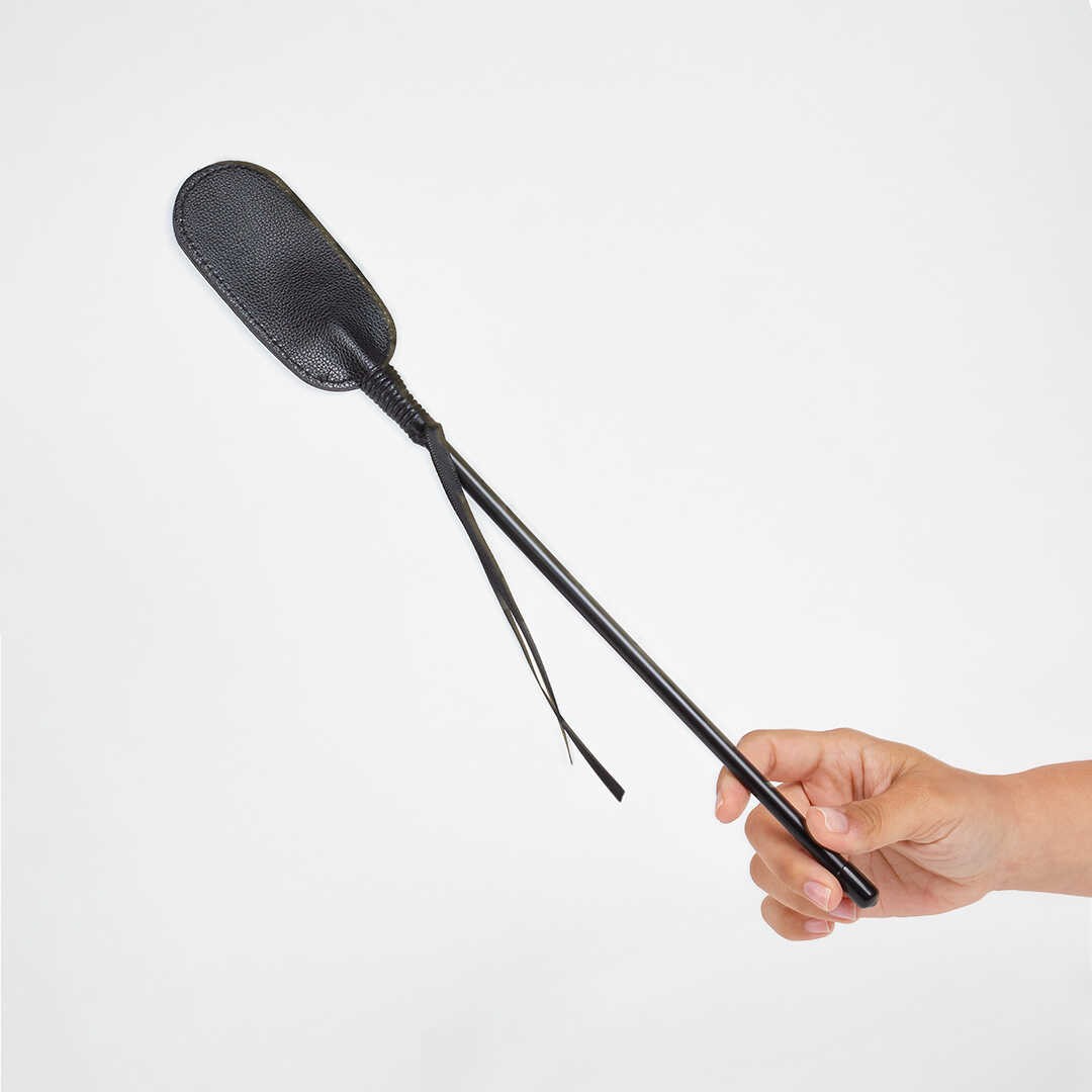 Cravache ovale en simili cuir - Secret Play