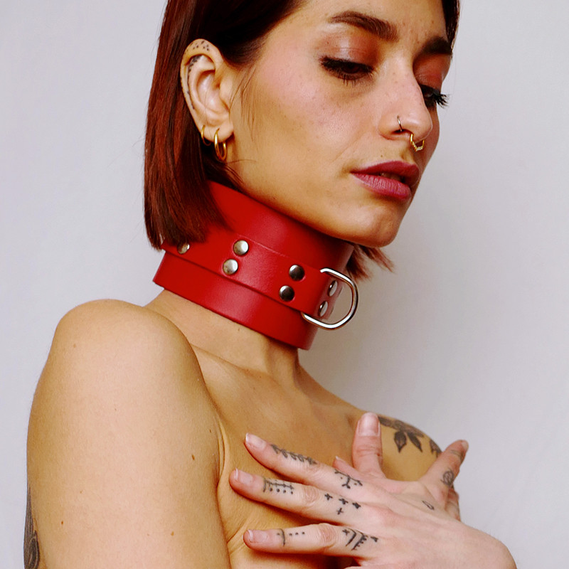 Choker minerve en cuir épais rouge - The Sinners