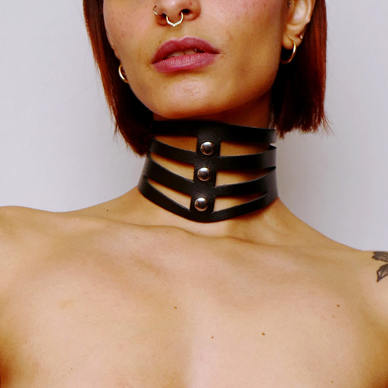 Collier choker en cuir ajouré et découpé - The Sinners