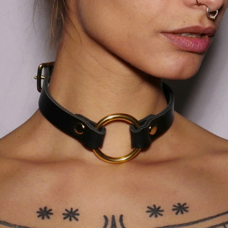 Choker en cuir avec anneau BDSM doré - The Sinners