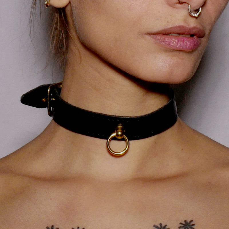 Collier fin en cuir avec anneau BDSM doré - The Sinners
