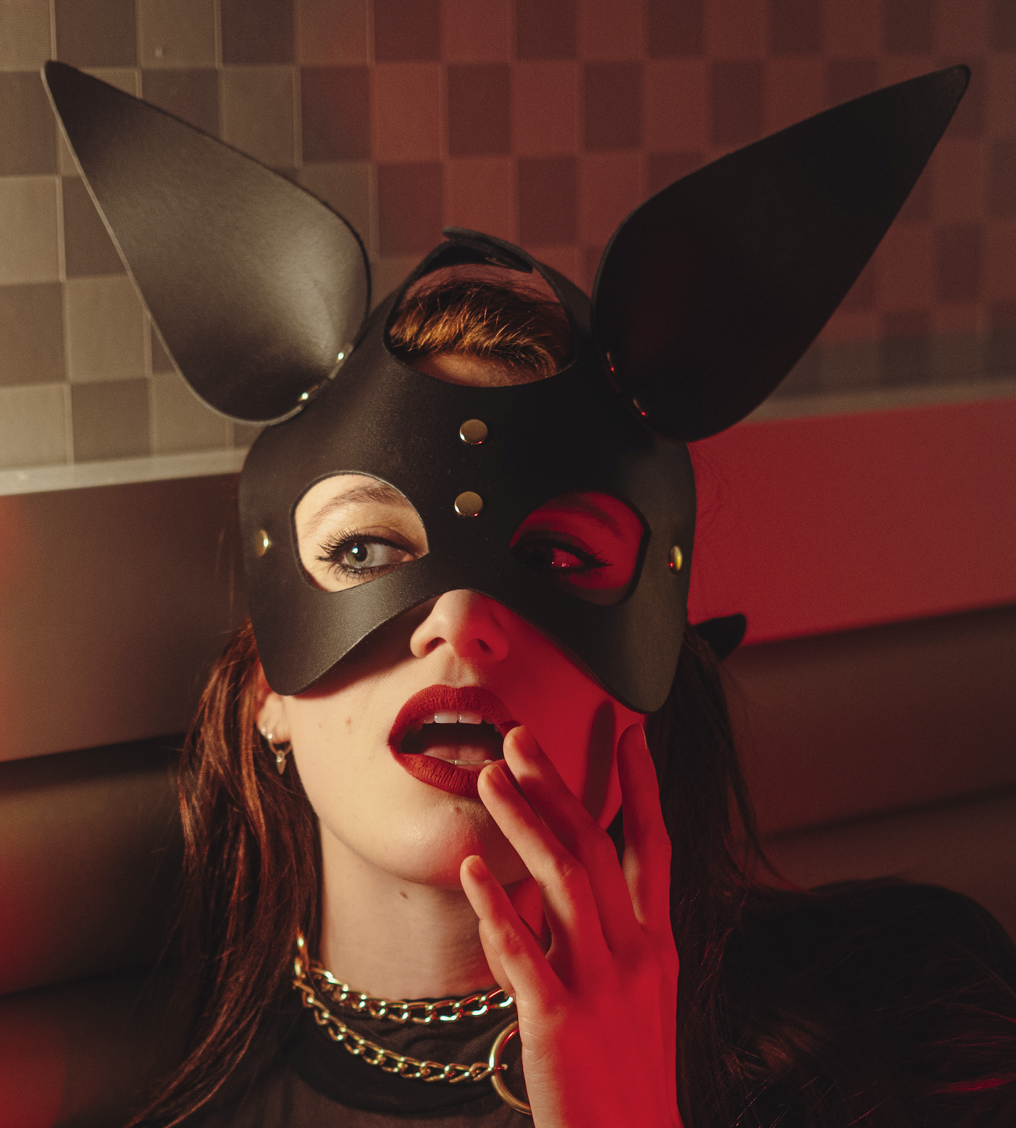 Masque oreilles de lapin noir et doré - The Sinners